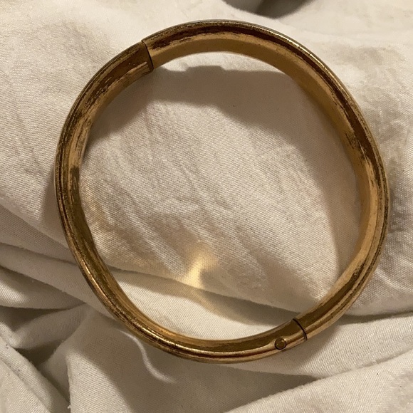 Gold plated hinged bangle. Some plating  loss. - Picture 6 of 6